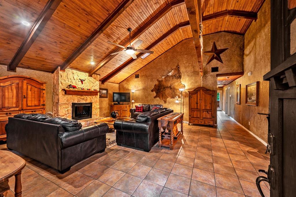 TANGLEWOOD HILLS CTRY CL 1-7 - Residential