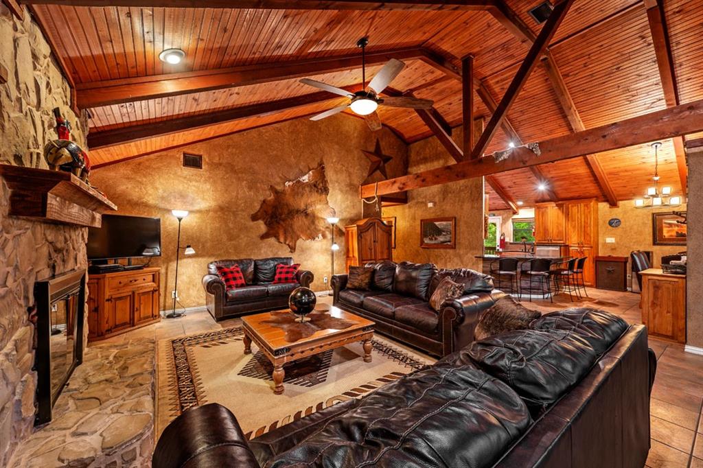 TANGLEWOOD HILLS CTRY CL 1-7 - Residential