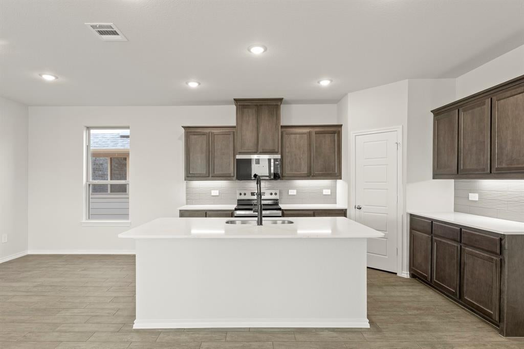 1700 Edgeway Drive