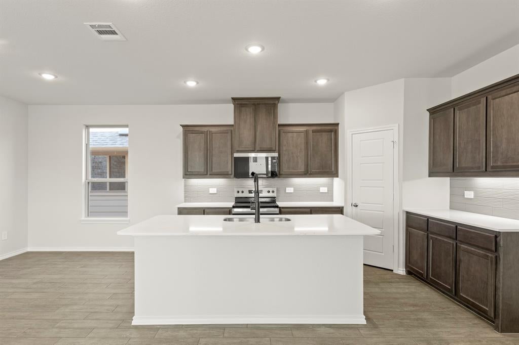 1700 Edgeway Drive