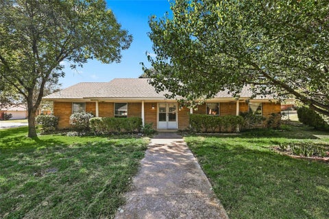 Photo of 145 Hillside Lane, DeSoto, TX 75115 (MLS # 21419828)