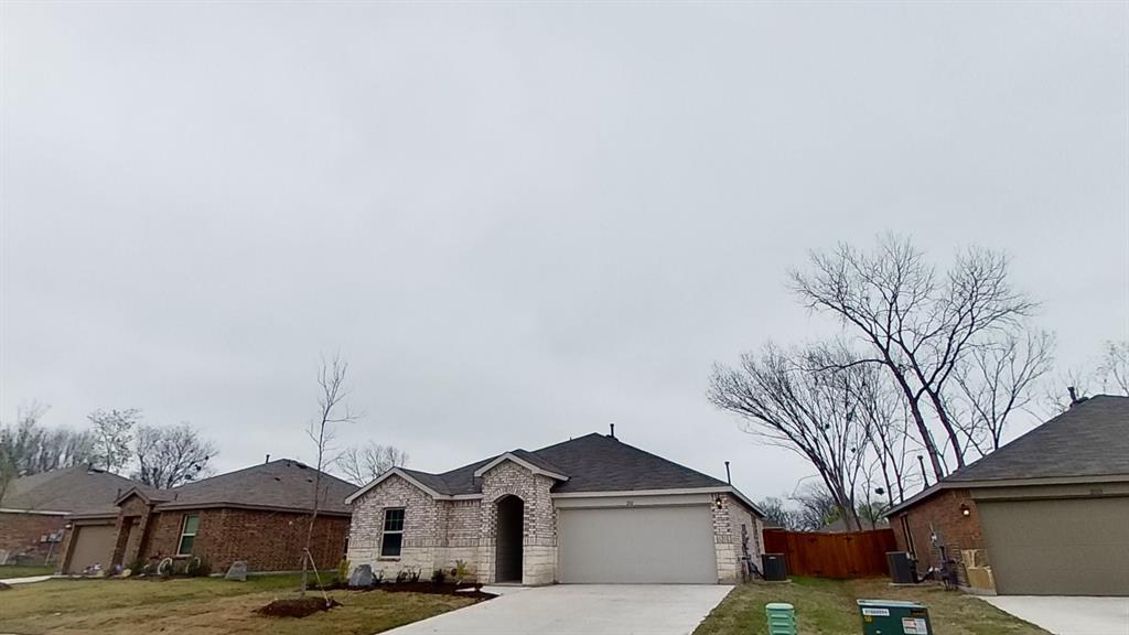 THREE OAKS ADDN - Residential Lease