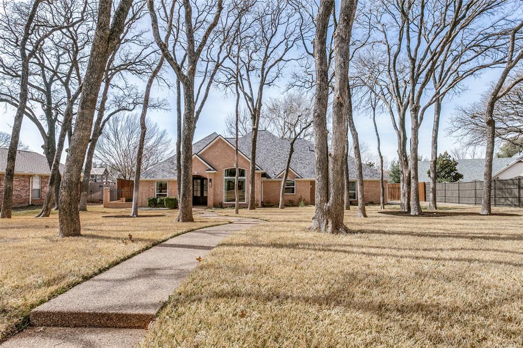 812 Greenbriar Drive