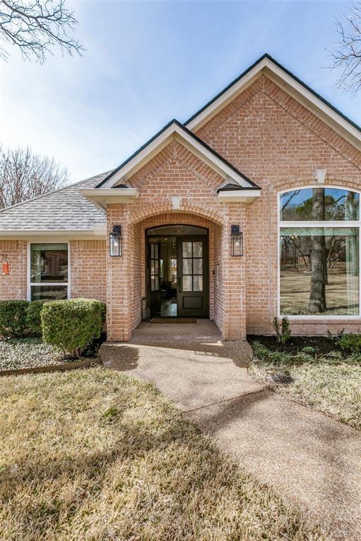 812 Greenbriar Drive