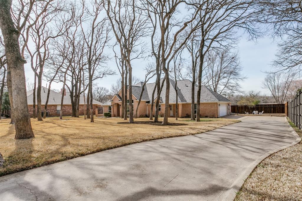 812 Greenbriar Drive