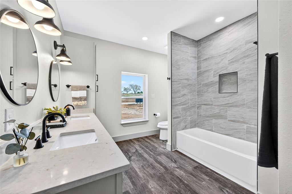 DIXIE ESTATES - Residential