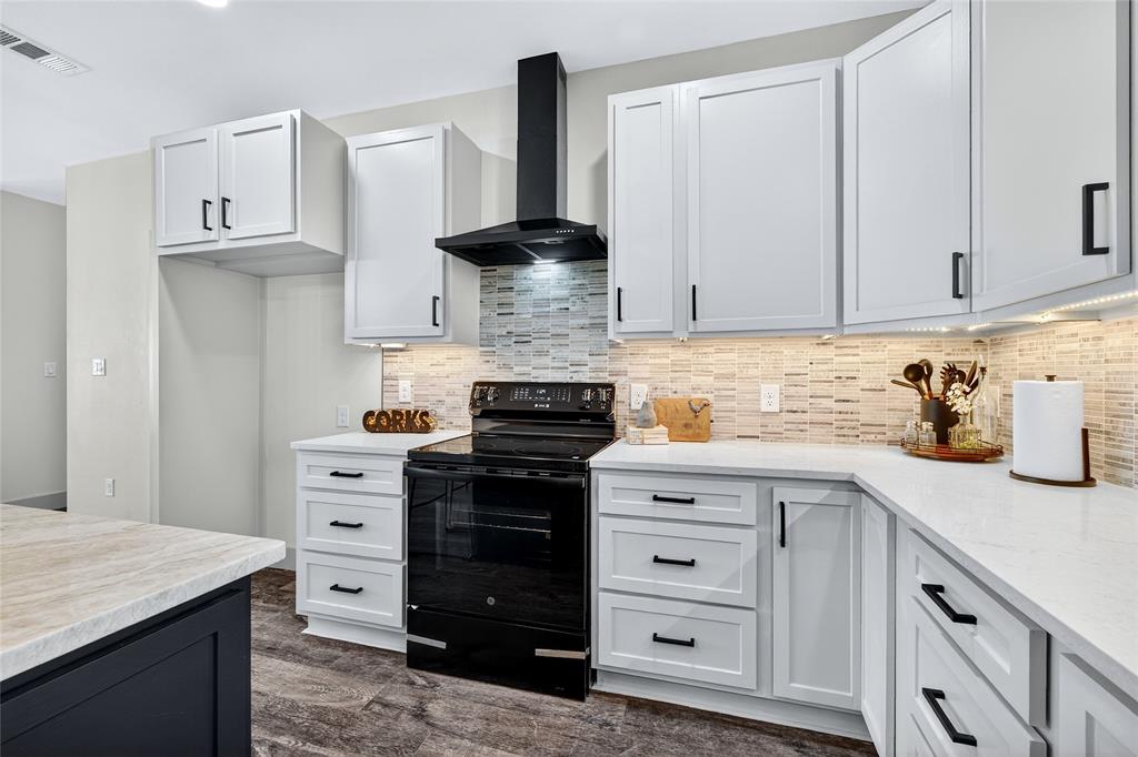 DIXIE ESTATES - Residential