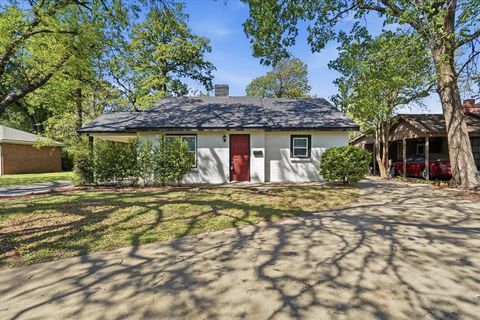 711 Roberts Cut Off Road River Oaks TX 76114