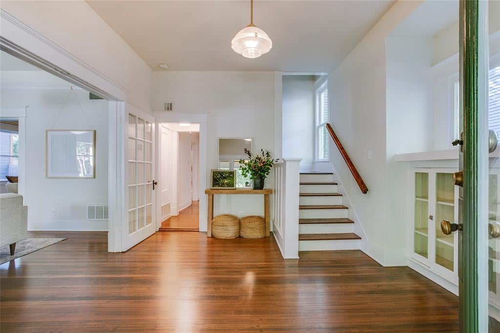 111 S Rosemont Avenue