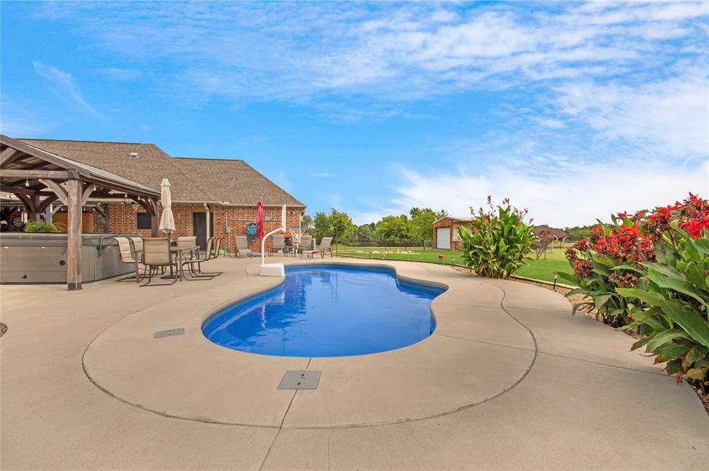 1354 Shadow lakes Drive