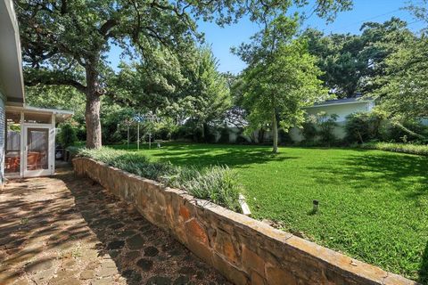 Tiny photo for 1405 Briarwood Boulevard, Arlington, TX 76013 (MLS # 21099062)