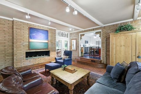 Tiny photo for 1405 Briarwood Boulevard, Arlington, TX 76013 (MLS # 21099062)