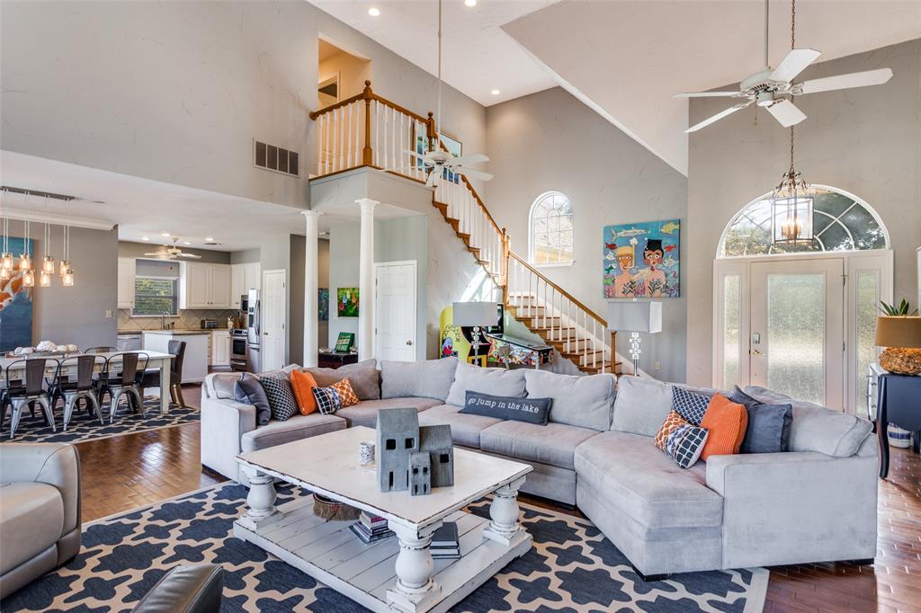 165 Glen Abbey Circle N