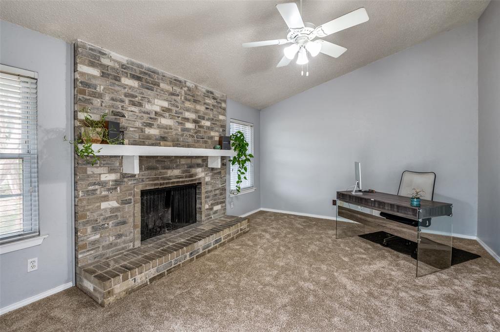 1729 Blossom Trail