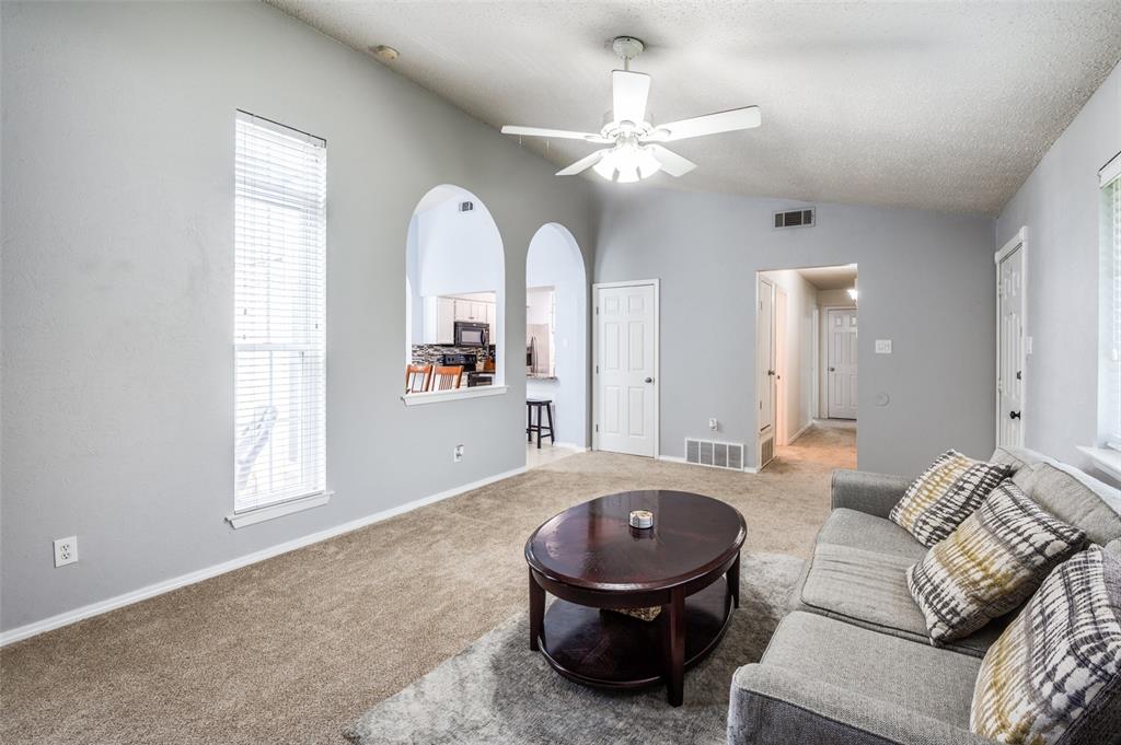1729 Blossom Trail
