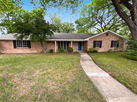 Photo of 2017 Greenbriar Lane, Plano, TX 75074 (MLS # 21258578)