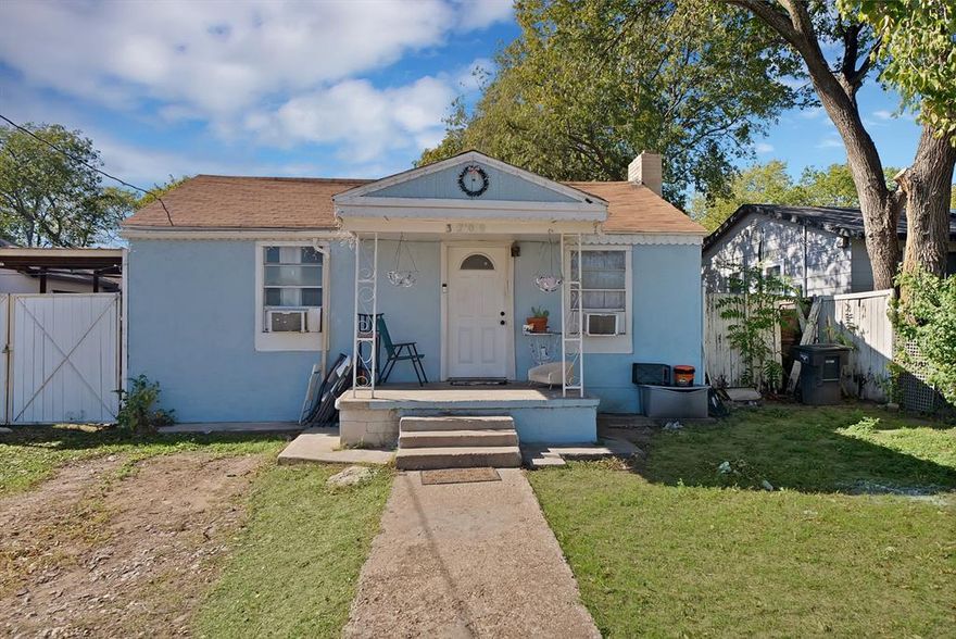 Just 5 minutes from the Stockyards! This 2 bedroom, 1 bath home blends vintage charm with great use of space, featuring 827 sq ft plus a semi-finished guest house in the back—perfect for a studio, home office, or future income-producing unit.

The main house has a welcoming front porch, bright living area, and an efficient layout that makes every square foot count. Outside, you’ll love the side patio for grilling, hanging out with friends, or winding down in the evenings. The backyard offers plenty of room to personalize and fully finish out the guest space to fit your needs.

Whether you’re looking for a first home, an investment near all the action, or a cozy base close to the Stockyards, this property is loaded with potential and character in a hard-to-beat location.