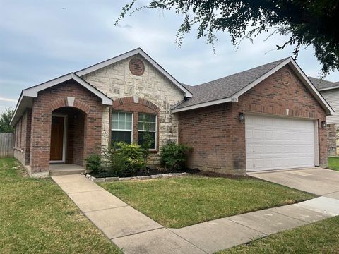 1413 Lauren Drive Burleson TX 76028