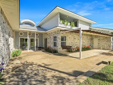 A home in Terrell