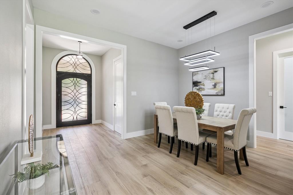 705 Ross Trail