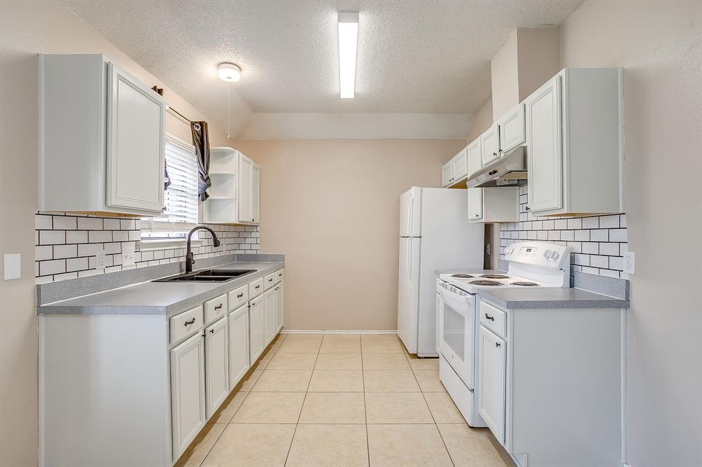 Joshua Plaza - Residential