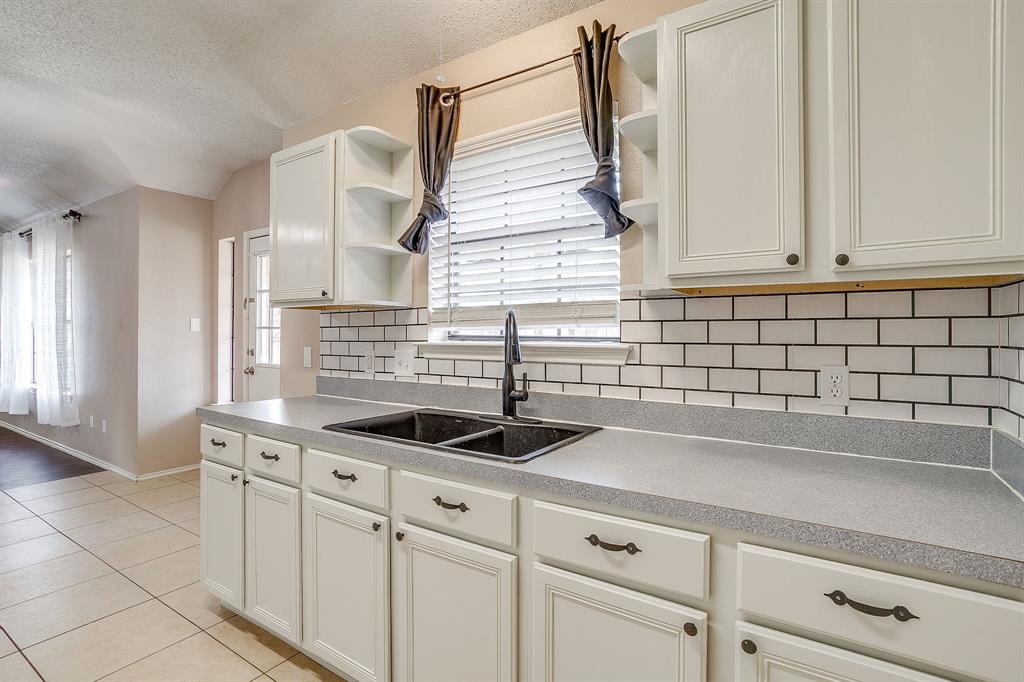 Joshua Plaza - Residential