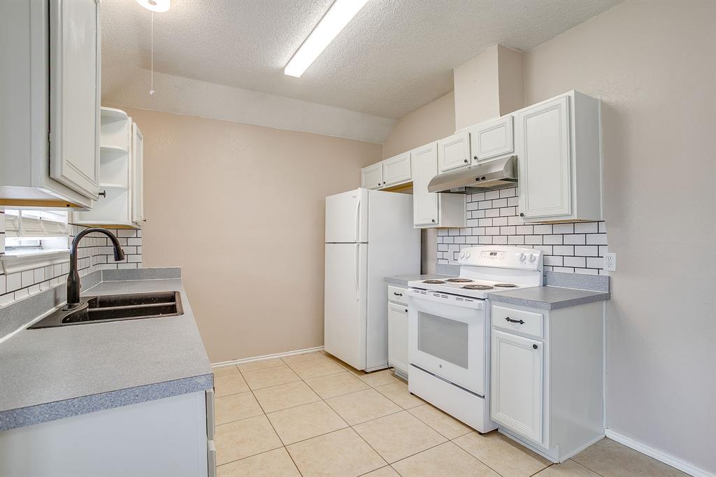 Joshua Plaza - Residential