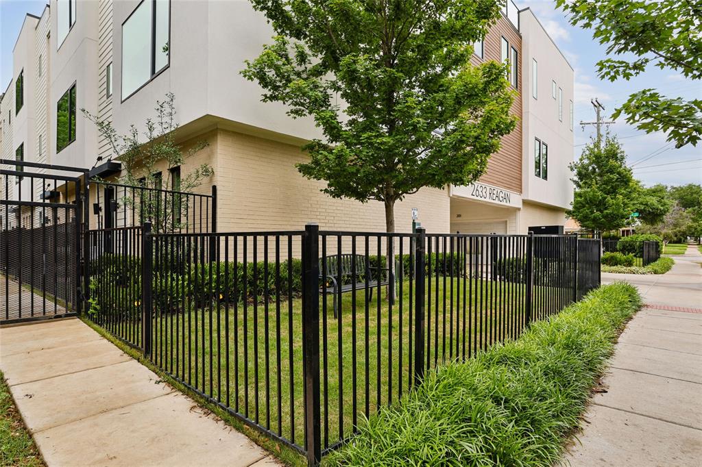 Reagan Street Townhomes - Residential
