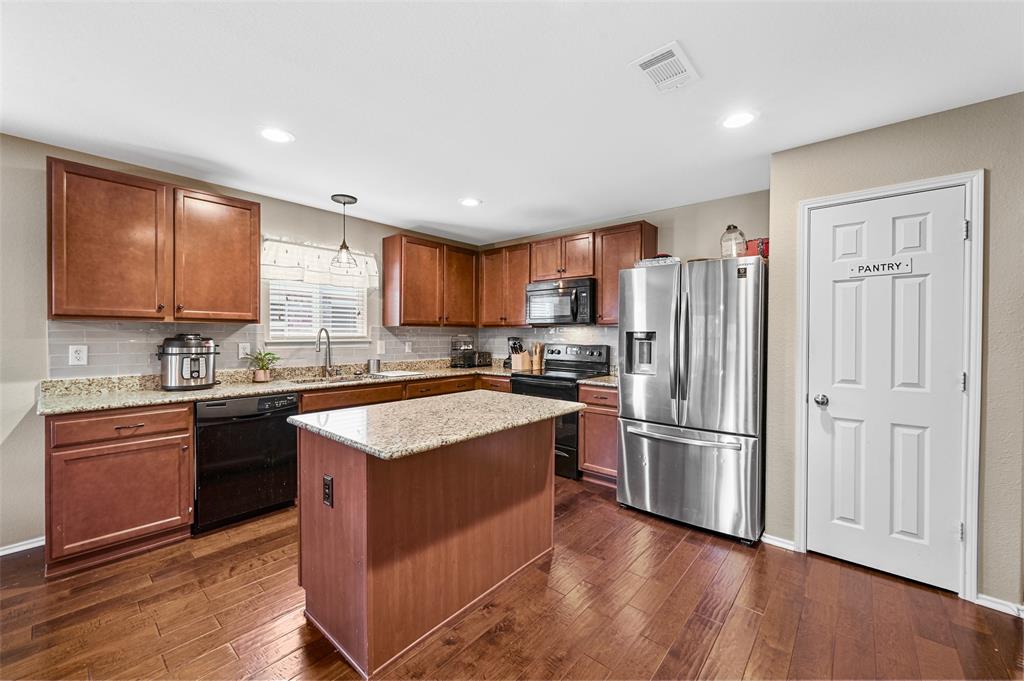 Fate, Texas 75189, United States, 3 Bedrooms Bedrooms, ,2 BathroomsBathrooms,Residential,Active,53870