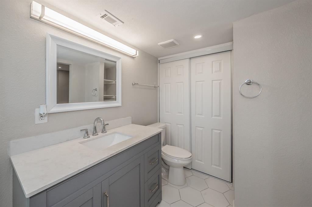 Ashton Square Condo - Residential