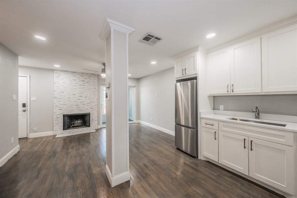 Ashton Square Condo - Residential