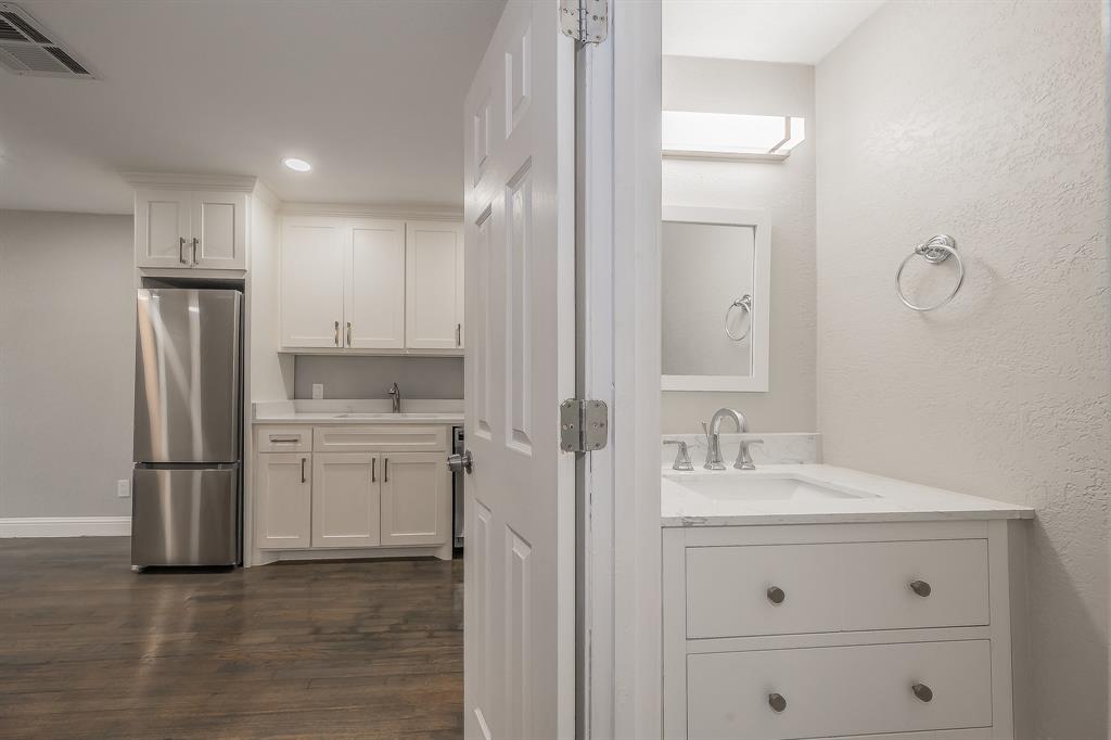 Ashton Square Condo - Residential