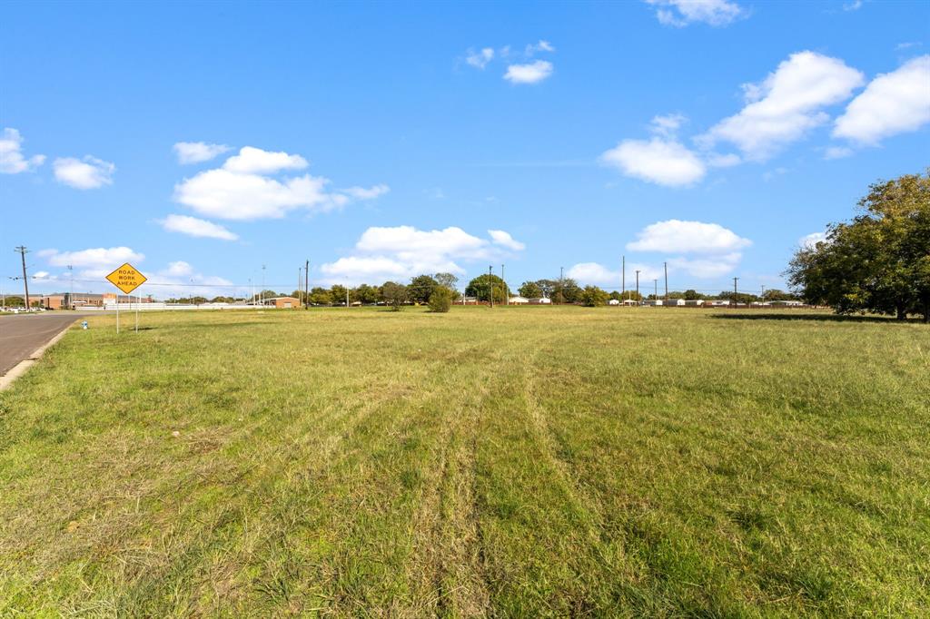 MCDONNELL HIGHLANDS PH 1 BLK B LOT 1( - Commercial Sale
