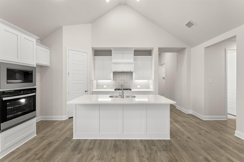 812 Stoney Bridge
