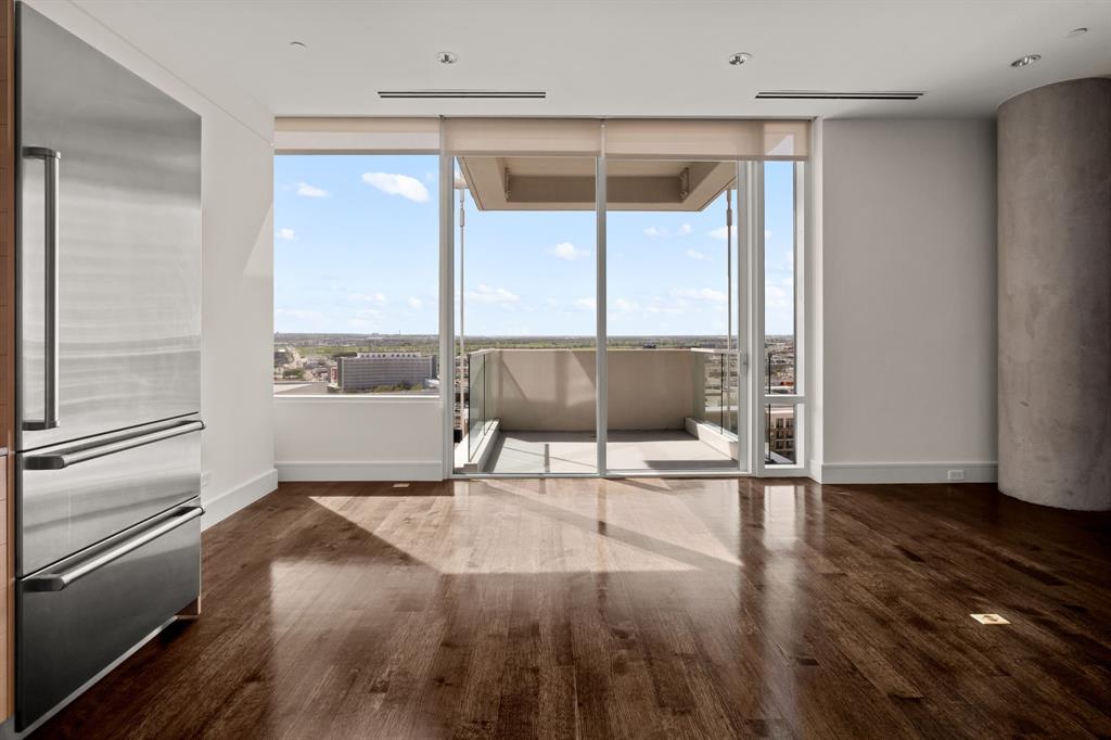 2408 Victory Park Lane 1131