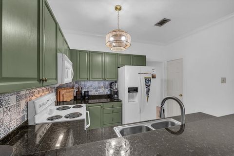 Tiny photo for 1401 Bagby Avenue #3, Waco, TX 76706 (MLS # 21099003)