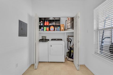 Tiny photo for 1401 Bagby Avenue #3, Waco, TX 76706 (MLS # 21099003)