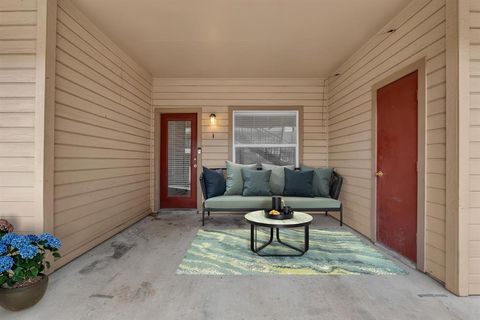 Tiny photo for 1401 Bagby Avenue #3, Waco, TX 76706 (MLS # 21099003)