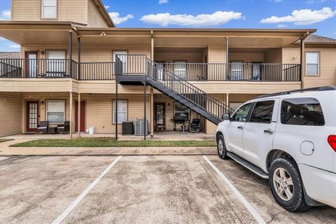 Tiny photo for 1401 Bagby Avenue #3, Waco, TX 76706 (MLS # 21099003)