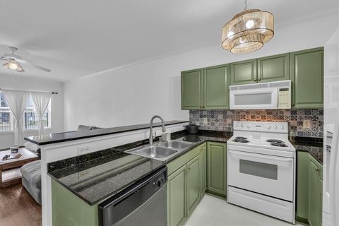 Tiny photo for 1401 Bagby Avenue #3, Waco, TX 76706 (MLS # 21099003)