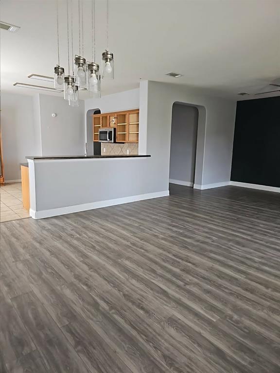 White Rock Estates Ph One - Residential