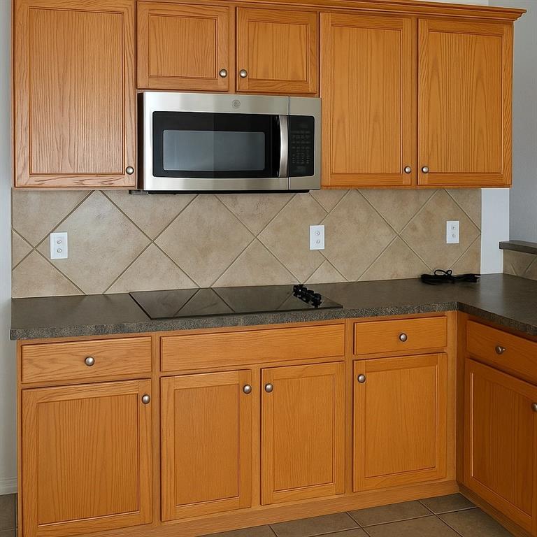 White Rock Estates Ph One - Residential