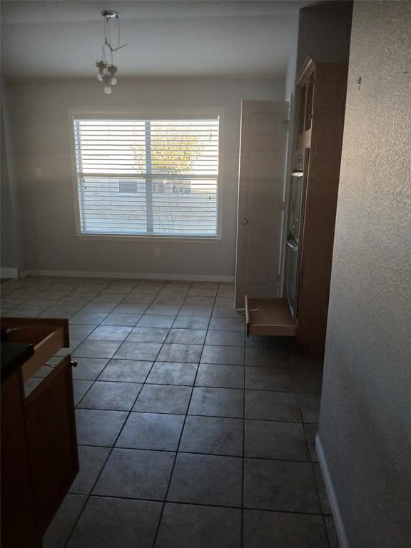 White Rock Estates Ph One - Residential