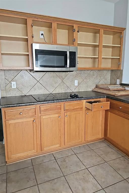 White Rock Estates Ph One - Residential