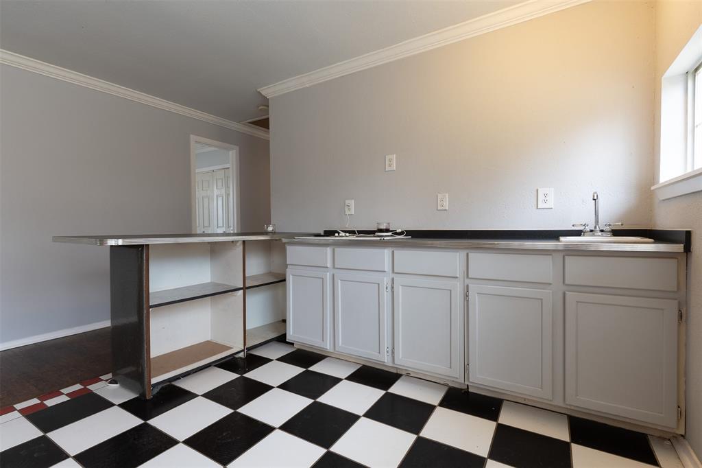 4013 Black Oak Drive