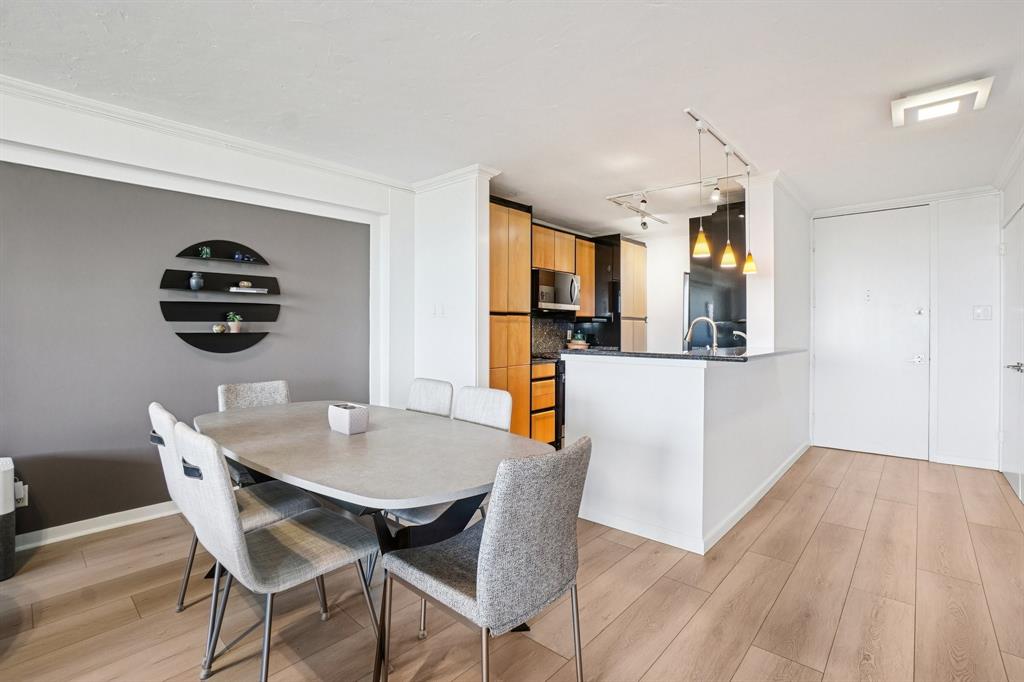 Twenty 1 Turtle Crk Condo - Residential