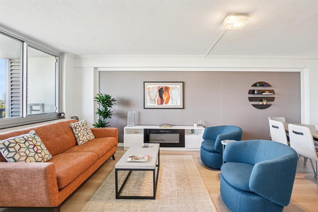 Twenty 1 Turtle Crk Condo - Residential