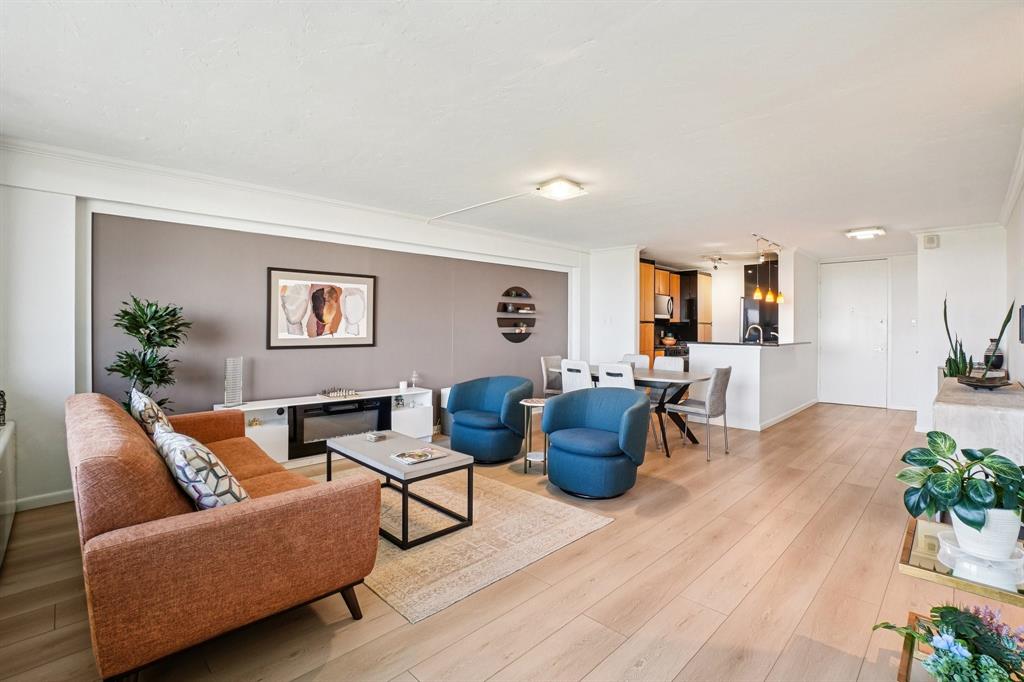 Twenty 1 Turtle Crk Condo - Residential