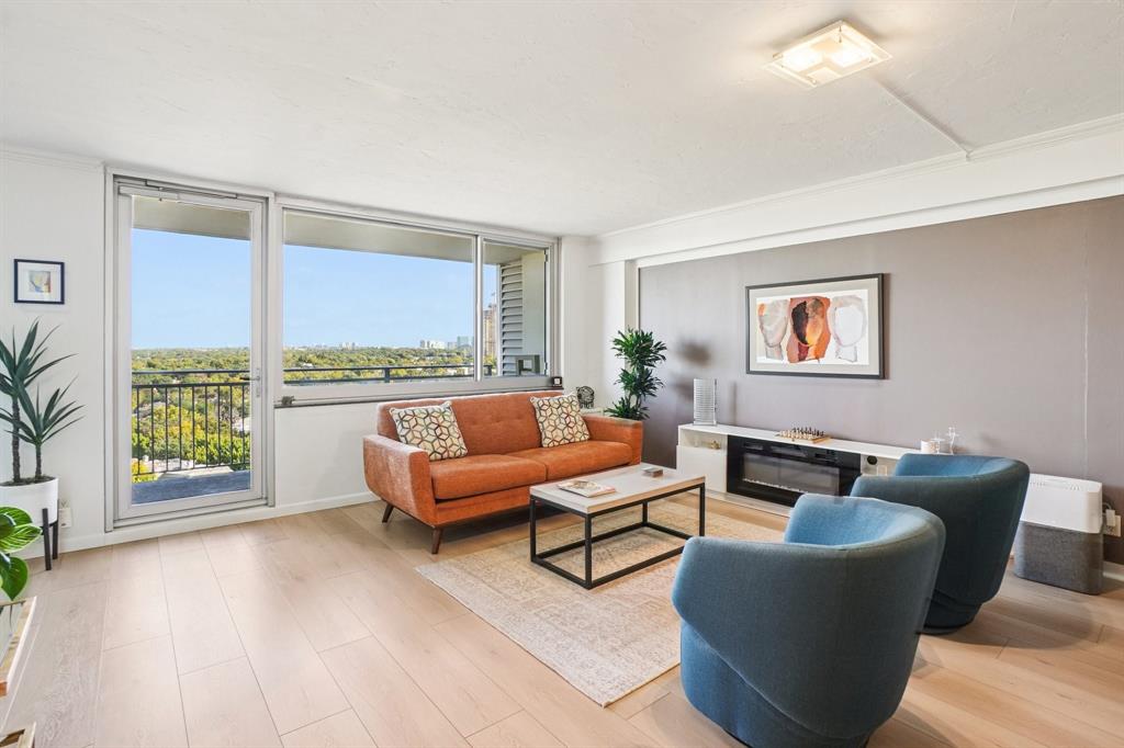 Twenty 1 Turtle Crk Condo - Residential