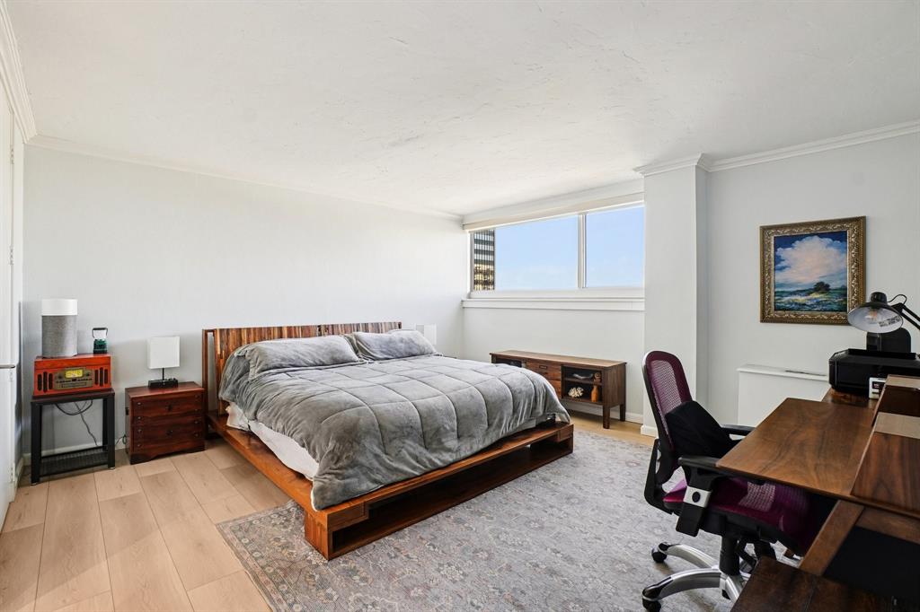 Twenty 1 Turtle Crk Condo - Residential